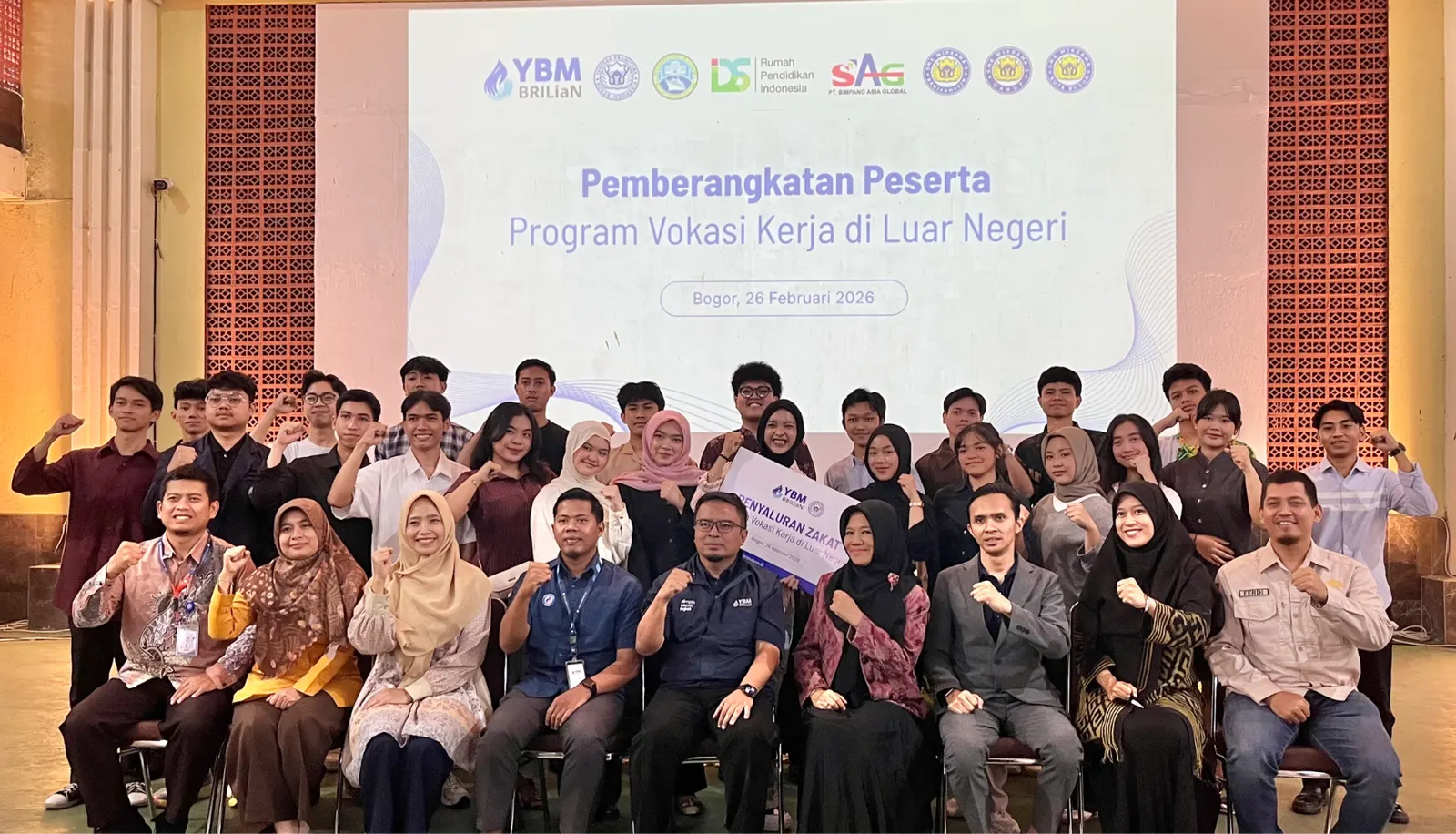 Pemberangkatan peserta Program Vokasi Kerja di Luar Negeri bersama YBM BRILiaN